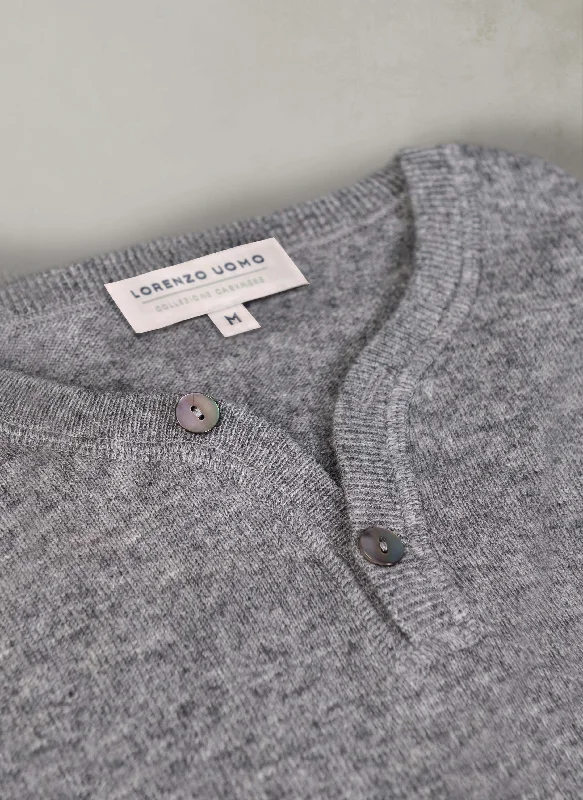 Avant-garde Design Men's St. Germain Henley 2-Button Cashmere Sweater in Light Grey