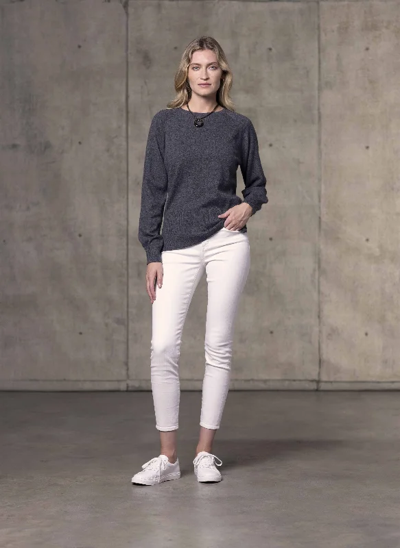 Personal Design Women's Sofia Crew Neck Cashmere Sweater in Pewter