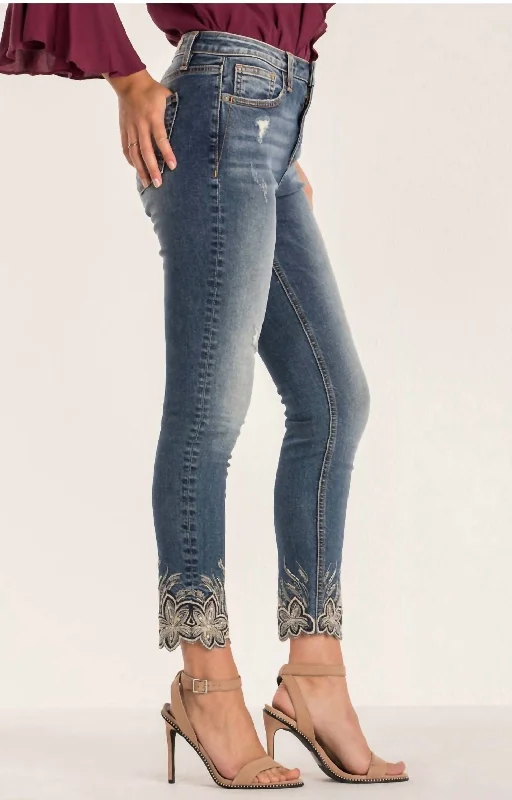 Elegant Wear Light Of The Day Skinny Jeans In Medium Wash