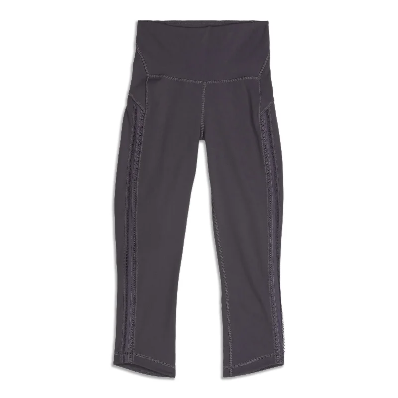All-Day Wear Wunder Under High-Rise Crop Awaken - Resale