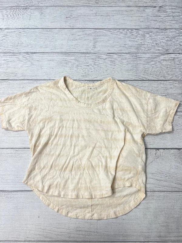 Athletic Top Short Sleeve By Athleta In Tan, Size: Xs