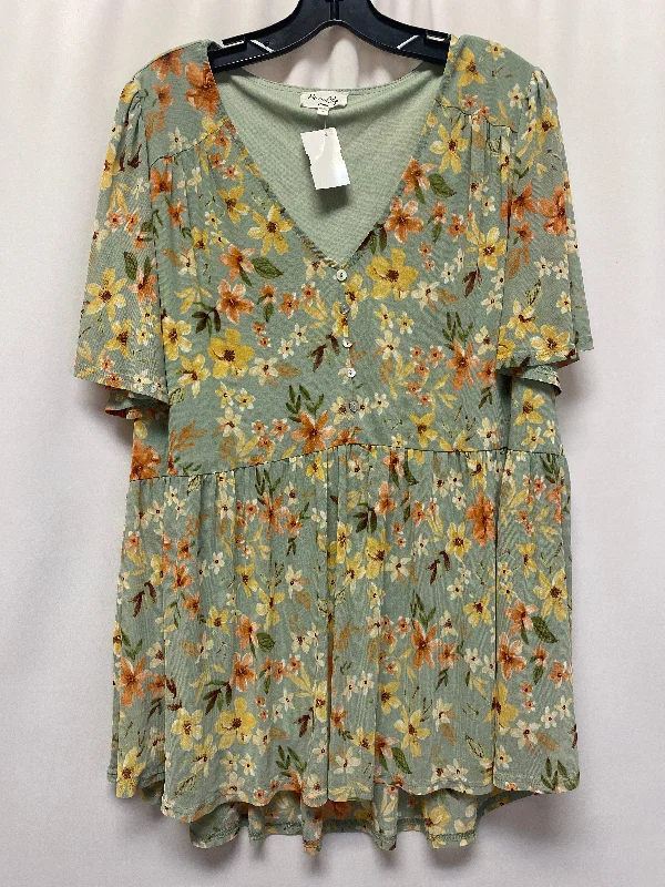 Outdoor Trend Top Short Sleeve By Siren Lily In Green, Size: 2x